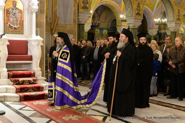 Πατρών Χρυσόστομος: Με τον Σταυρό στο χέρι δεν πας μπροστά, πας ψηλά! Τι είπε για για τις “λαμογιές” (ΒΙΝΤΕΟ)